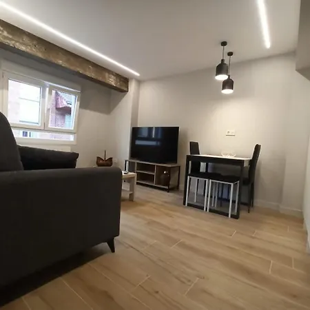 Estacion De Tren, Autobus Vut5240as *