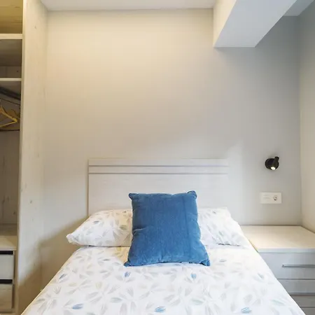 Estacion De Tren, Autobus Vut5240as