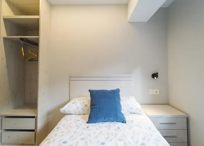 Estacion De Tren, Autobus Vut5240as