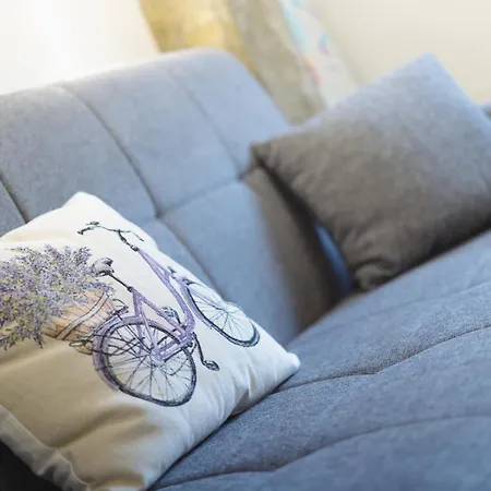 Daire Estacion De Tren, Autobus Vut5240as